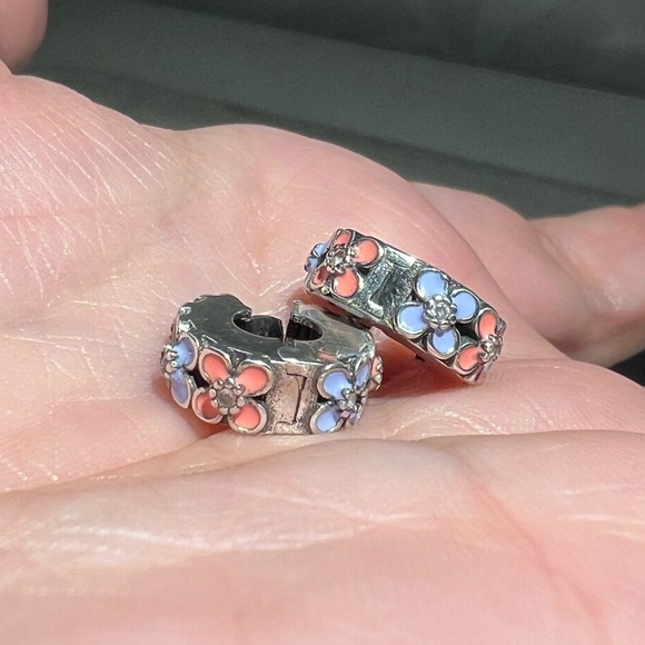 PAIR*** Pink & Purple Flowers Clip Charms - Picture 14 of 16